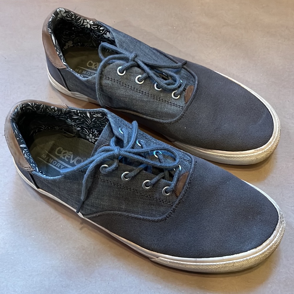 Crevo Men’s Tiller Sneaker size 11